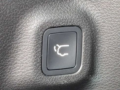 New 2026 Jeep Compass Trailhawk w/ Sun, Sound & Navigation Group AWD/4WD image 17