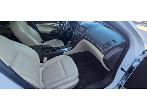 Used 2017 Buick Regal AWD image 10