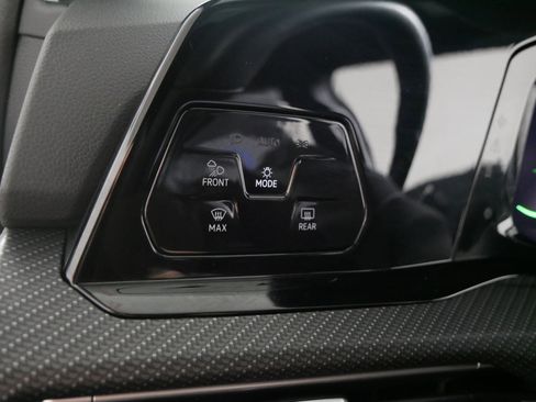 Used 2024 Volkswagen Golf R image 26