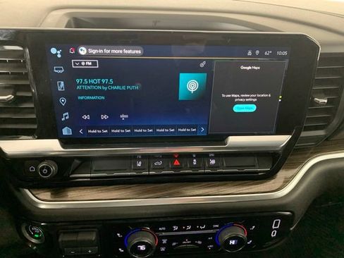 Used 2025 Chevrolet Silverado 2500 LT w/ Convenience Package image 11