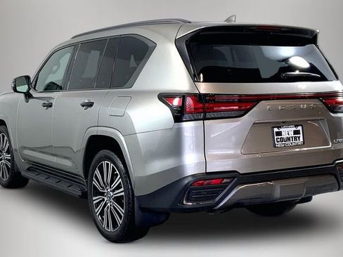 Certified 2024 Lexus LX 600 4WD w/ Appearance Package image 9