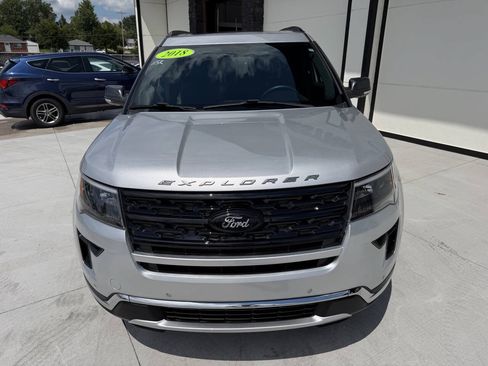 Used 2018 Ford Explorer XLT w/ Equipment Group 202A AWD/4WD image 3