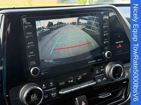 Used 2022 Toyota Highlander LE AWD/4WD image 25
