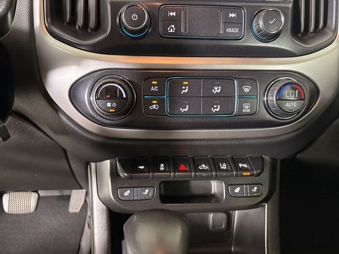 Used 2022 Chevrolet Colorado LT w/ Luxury Package AWD/4WD image 17