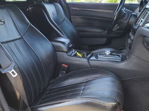 Used 2016 Chrysler 300 S AWD/4WD image 10