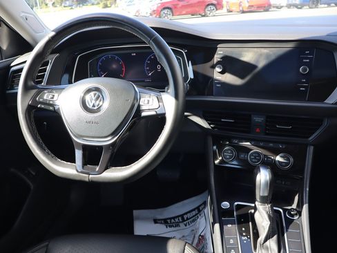 Used 2021 Volkswagen Jetta SEL FWD image 16