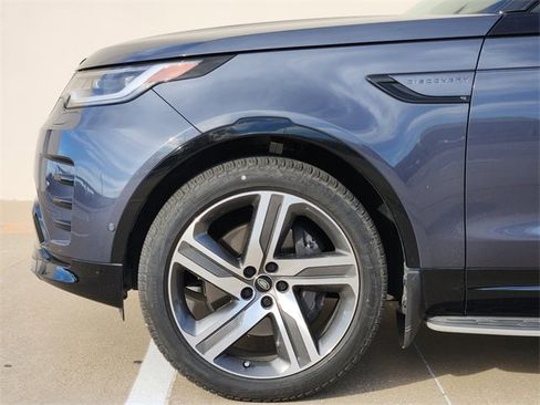 Used 2024 Land Rover Discovery Dynamic SE image 9