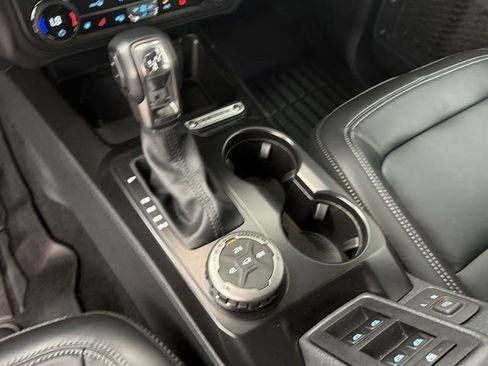 Used 2025 Ford Bronco Outer Banks image 6