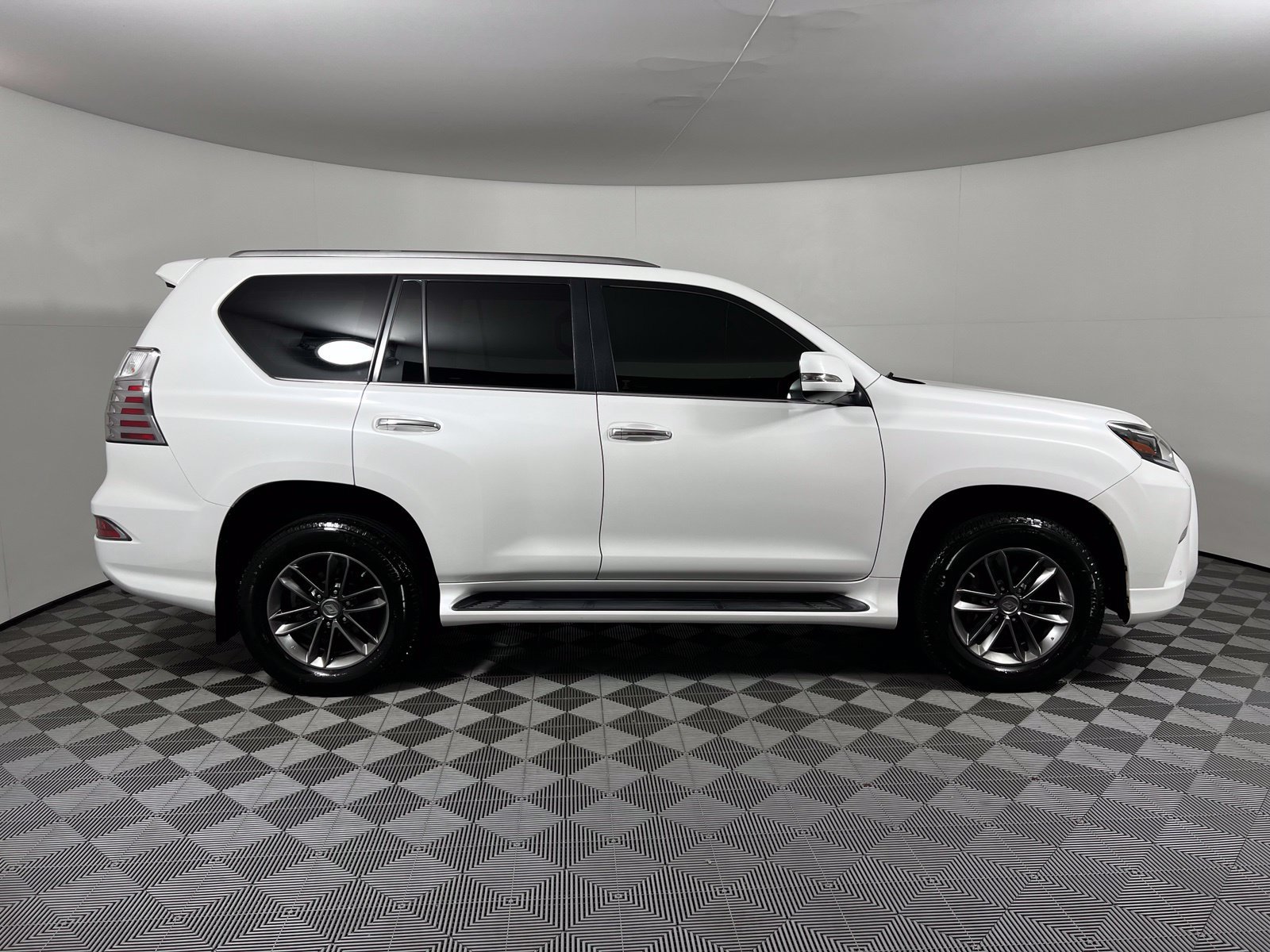 Used 2021 Lexus GX 460 Premium w/ Premium Package AWD/4WD image 4