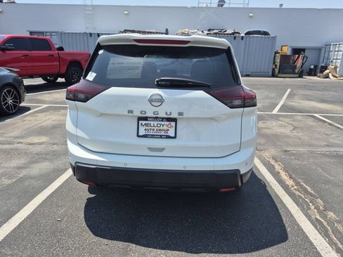 Used 2024 Nissan Rogue S FWD image 9