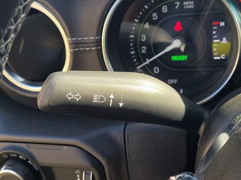 Used 2023 Jeep Wrangler Unlimited Sahara w/ Cold Weather Group AWD/4WD image 17
