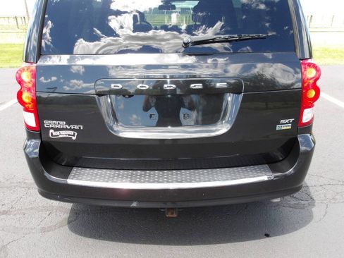 Used 2019 Dodge Grand Caravan SXT FWD image 35