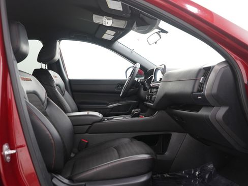 Used 2024 Nissan Pathfinder Rock Creek image 10