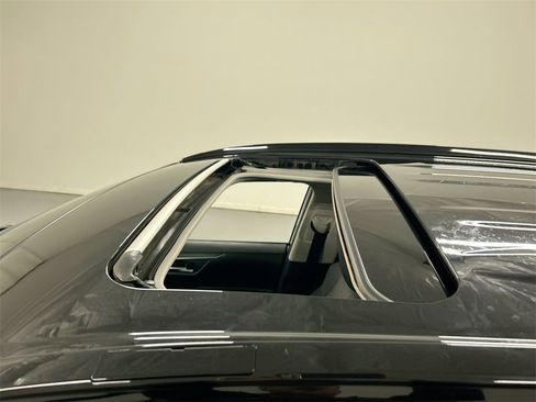 Used 2019 Toyota RAV4 XLE image 19