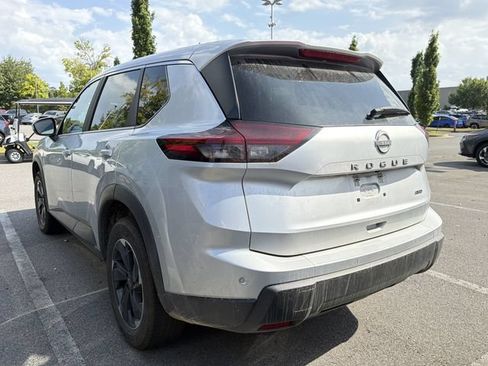 Used 2025 Nissan Rogue SV AWD/4WD image 4