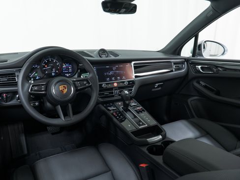 New 2026 Porsche Macan image 19