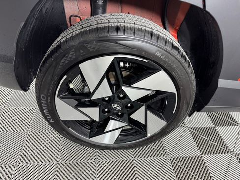 Used 2025 Hyundai Kona Limited image 42