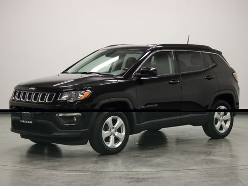 Used 2018 Jeep Compass Latitude AWD/4WD image 4