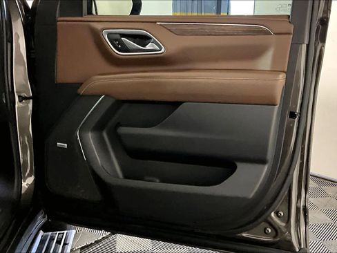 Used 2021 Chevrolet Tahoe High Country w/ Premium Package image 22