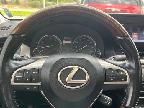 Used 2016 Lexus ES 350 w/ Premium Package w/Wood Trim FWD image 23
