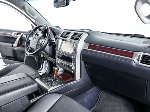 Used 2019 Lexus GX 460 Premium AWD/4WD image 25