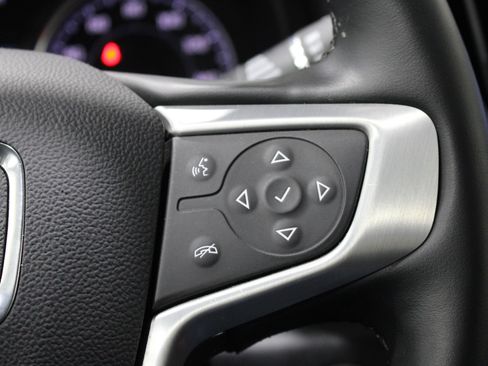 Used 2024 GMC Terrain SLT w/ Infotainment Package II image 13