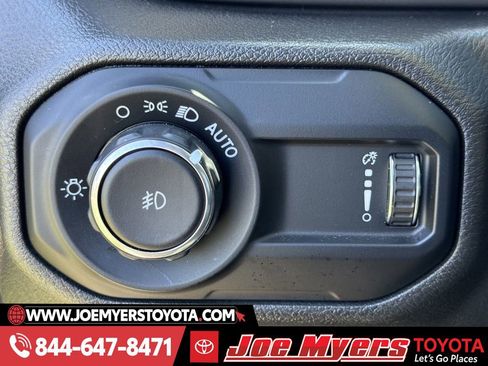 Used 2023 Jeep Wrangler Unlimited Sport image 24