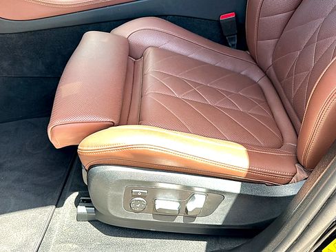 Certified 2025 BMW X5 xDrive50e w/ Premium Package AWD/4WD image 15