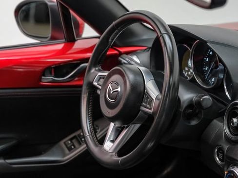 Used 2017 MAZDA MX-5 Miata RF Grand Touring image 17