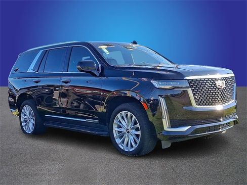 Used 2024 Cadillac Escalade Luxury image 3