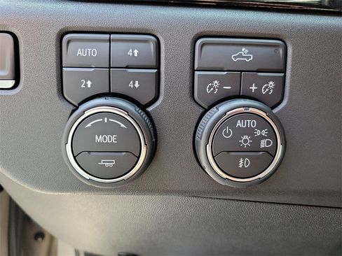 Used 2023 Chevrolet Silverado 1500 LT Trail Boss w/ Protection Package image 19