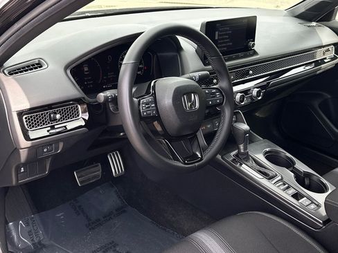 Used 2025 Honda Civic Sport image 17