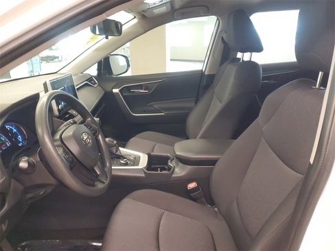 Used 2023 Toyota RAV4 XLE image 16