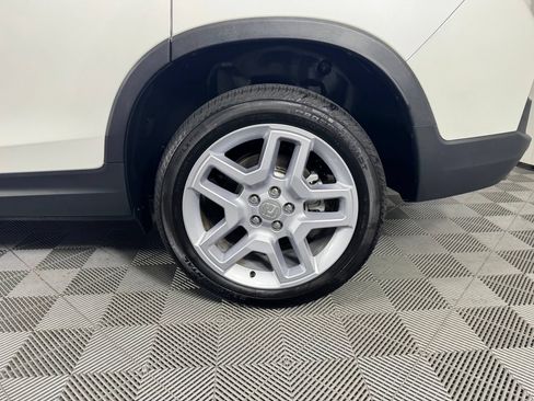 Used 2025 Honda Passport EX-L image 38