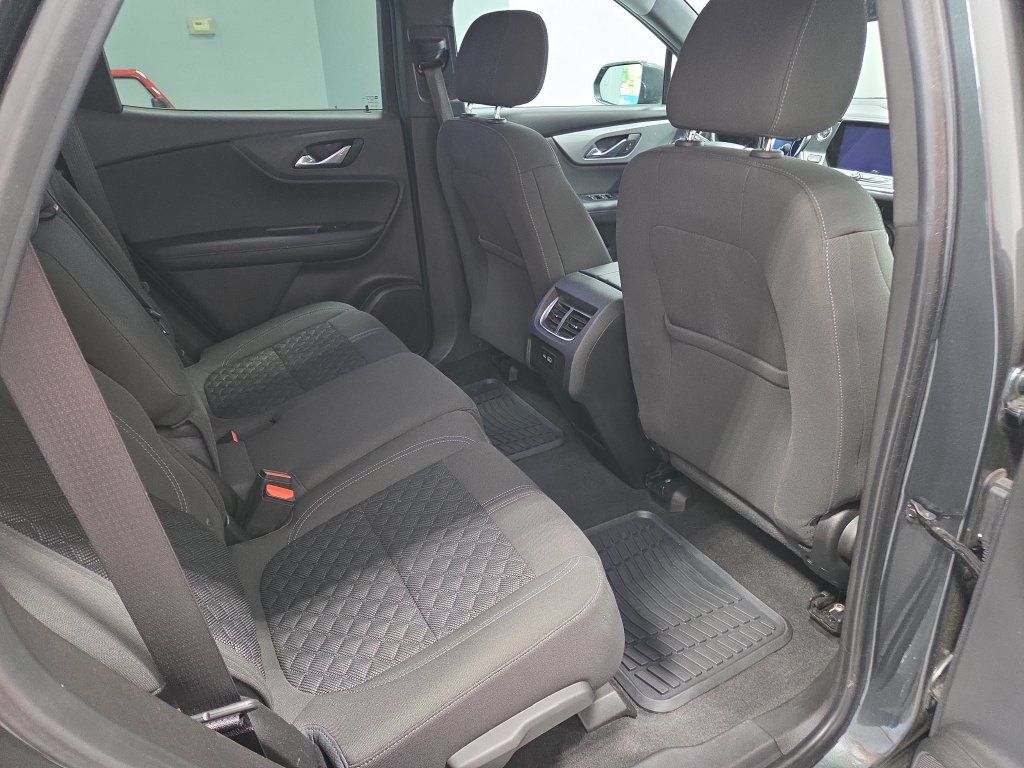Used 2019 Chevrolet Blazer LT FWD image 16