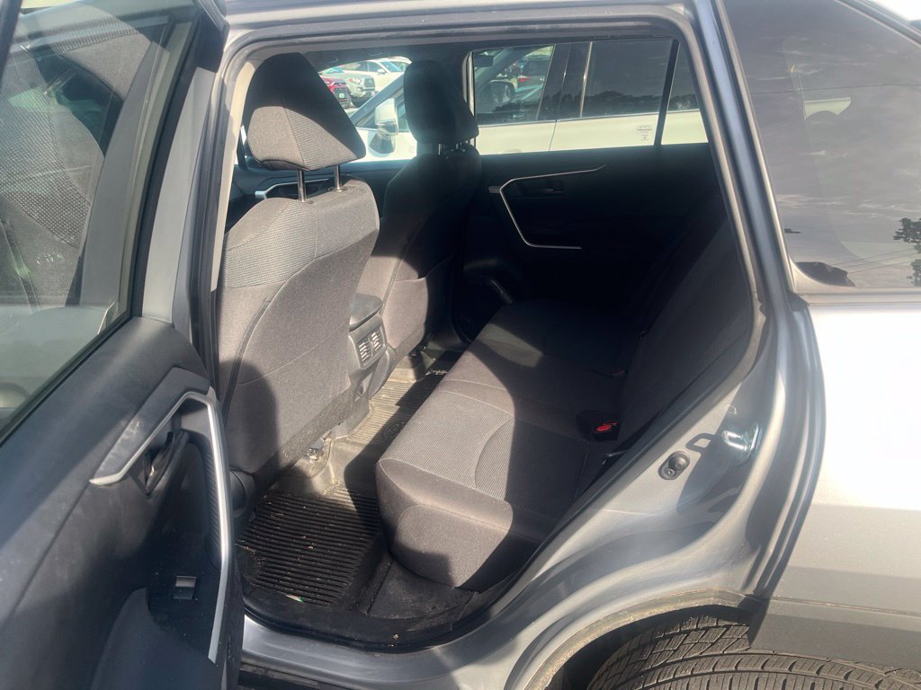 Used 2023 Toyota RAV4 LE AWD/4WD image 5
