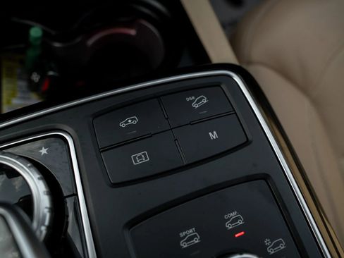 Used 2019 Mercedes-Benz GLS 550 4MATIC image 36