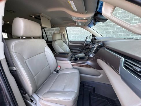 Used 2017 Chevrolet Tahoe LT w/ Luxury Package AWD/4WD image 39