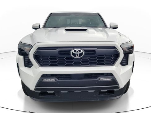 Used 2024 Toyota Tacoma TRD Sport w/ TRD Sport Upgrade Package RWD image 2