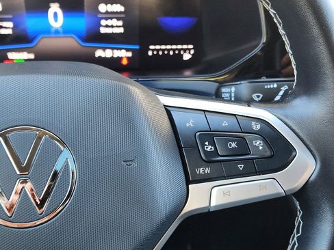 Certified 2024 Volkswagen Taos SE image 20