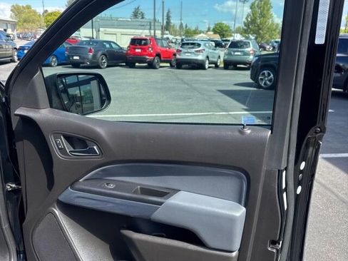 Used 2017 Chevrolet Colorado Z71 AWD/4WD image 17