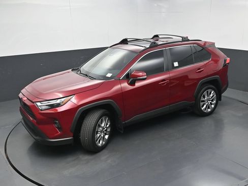 Used 2025 Toyota RAV4 XLE Premium FWD image 32