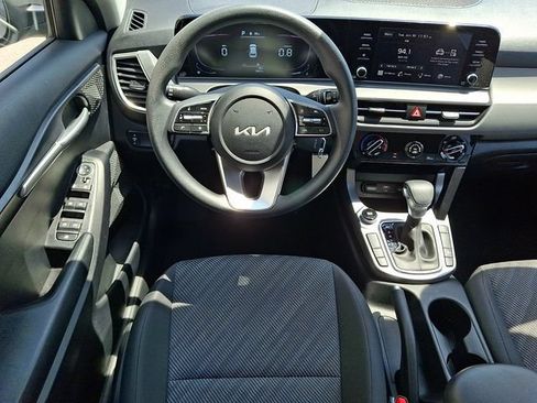 Used 2024 Kia Seltos LX AWD/4WD image 11