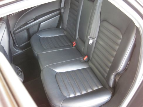 Used 2019 Ford Fusion SEL FWD image 28
