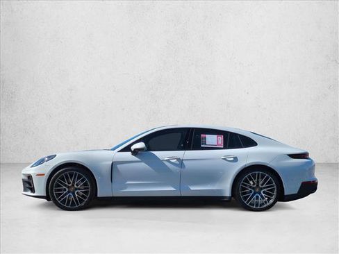 Used 2024 Porsche Panamera image 9