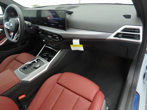 Used 2026 BMW 330i Sedan w/ M Sport Package RWD image 18