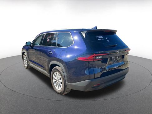 Used 2025 Toyota Grand Highlander FWD image 8