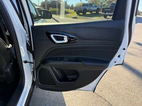 New 2026 Jeep Compass Latitude AWD/4WD image 33