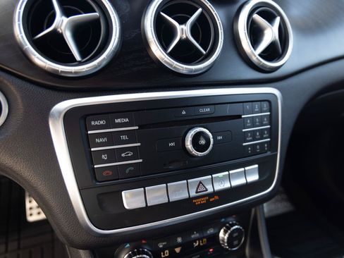 Used 2018 Mercedes-Benz CLA 250 4MATIC image 19