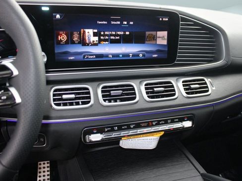 Used 2026 Mercedes-Benz GLS 450 4MATIC image 23